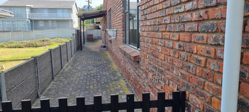 4 Bedroom Property for Sale in Reebok Western Cape